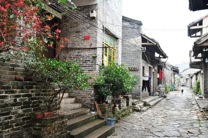 青海塔尔寺旁“何银匠”:传承的不仅是技艺,更是匠心